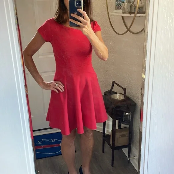 Diane Von Furstenberg Red Dress~Size 4 - Picture 2 of 7